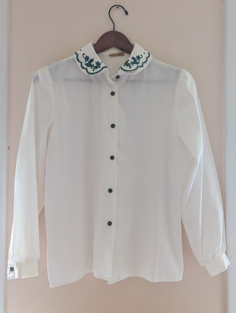 Vintage Off-White Blouse Long Sleeve Scalloped Embroidery Collar Small/Medium